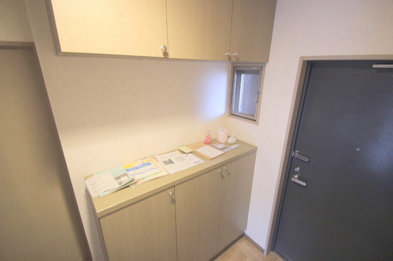 玄関　※別号室の写真です。現状と異なる場合は現状優先となります。