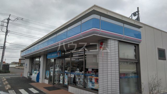 コンビニ　ローソン　成田５１号通店（コンビニ）まで645m