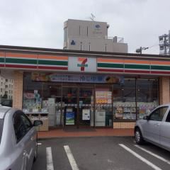 コンビニ　セブンイレブン（コンビニ）まで480m