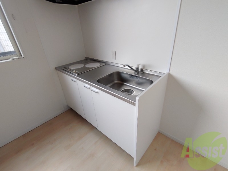 キッチン　キッチンは綺麗で調理スペースもしっかりございます。