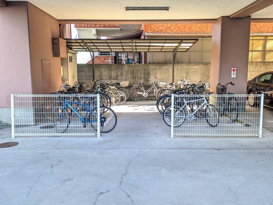 駐車場　駐輪場