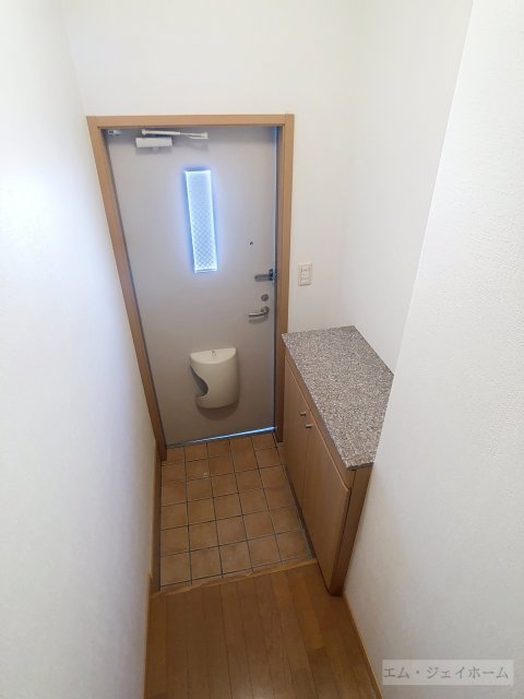 イーグルアイ 壱番館の玄関写真