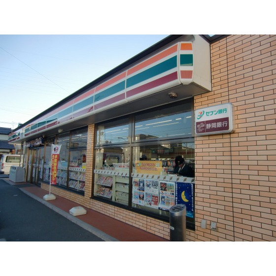 コンビニ　セブンイレブン浜松早出町店（コンビニ）まで576m