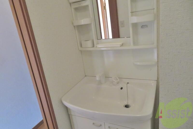 洗面設備　シャワー付洗面化粧台は女性には特に嬉しいポイントです。