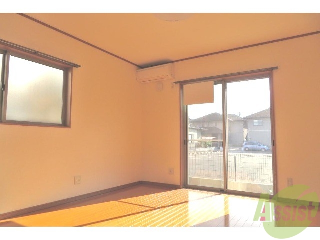 居室・リビング　１０帖のリビングダイニング、洋室は６．５帖のお部屋のご紹介