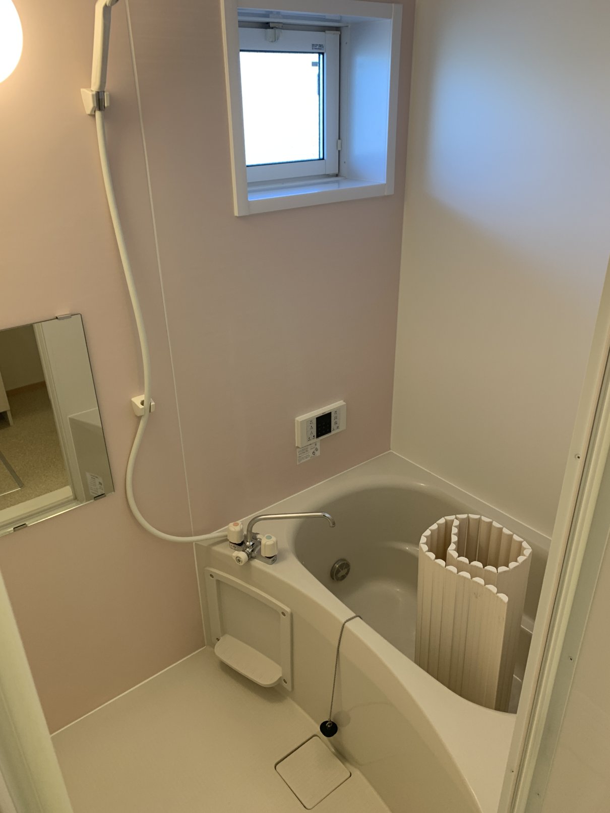 バス・シャワールーム　追焚き付お風呂　シャワー付