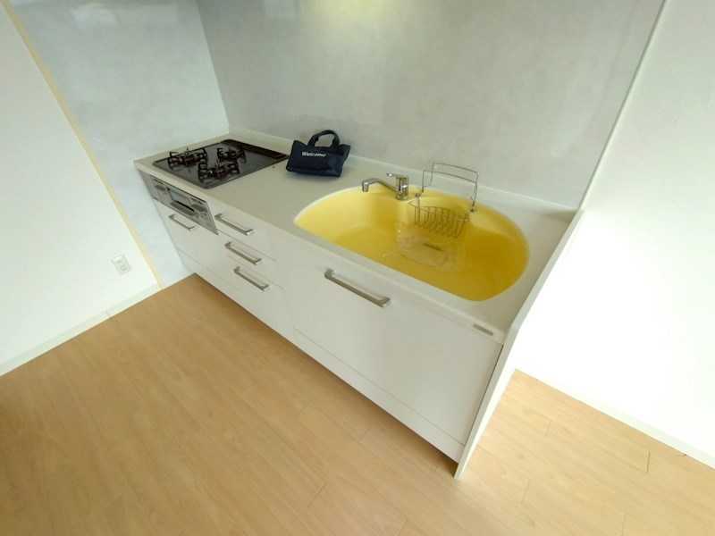 キッチン　嬉しいコンロ付のキッチンです。お料理も楽しめそうですね♪