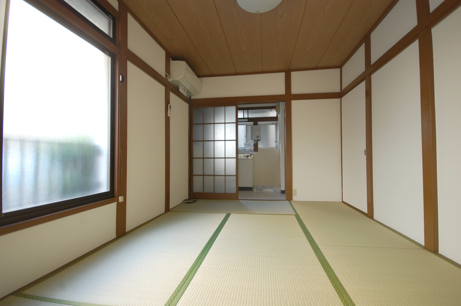 晴山荘の居間写真