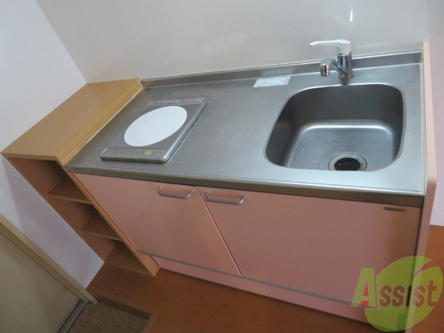 キッチン　ＩＨクッキングヒーターが設置されていて、便利ですね～。