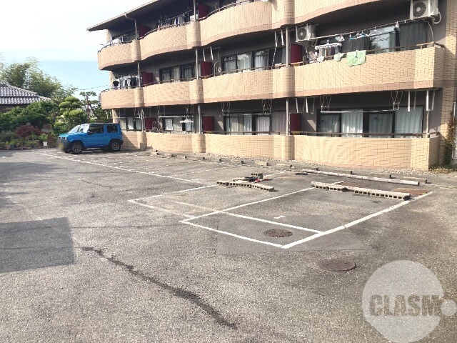 駐車場　敷地内駐車場