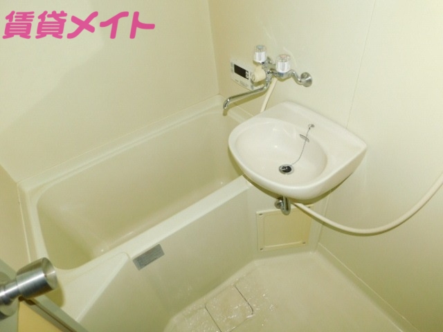 バス・シャワールーム　別部屋参考写真