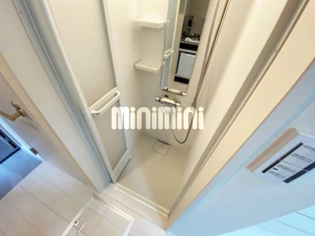 バス・シャワールーム　同タイプ別号室の参考写真です。