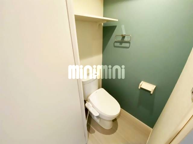 トイレ　同タイプ別号室の参考写真です。