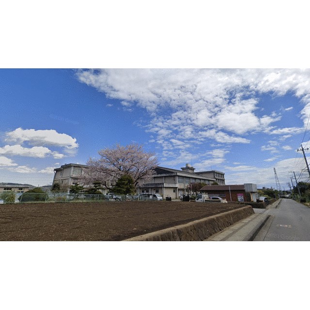 小学校　南足柄市立向田小学校（小学校）まで1086m