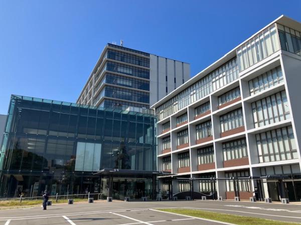 役所　下関市役所（役所）まで913m