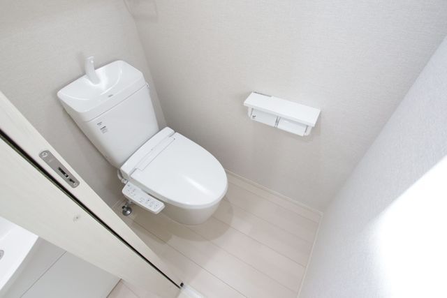 トイレ　温水洗浄便座