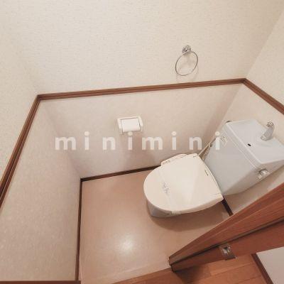 トイレ　※写真は別号室のものですので現状優先とさせていただきます