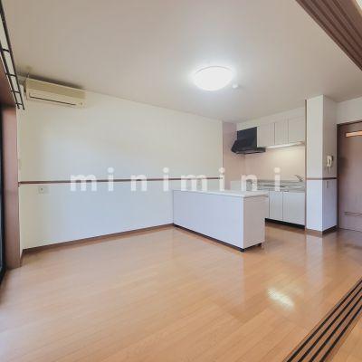 居室・リビング　※写真は別号室のものですので現状優先とさせていただきます