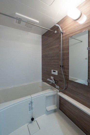 バス・シャワールーム　※別部屋の写真です