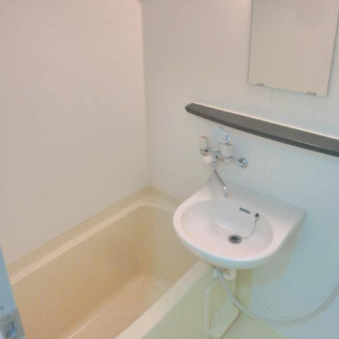 バス・シャワールーム　リノベーション実施前