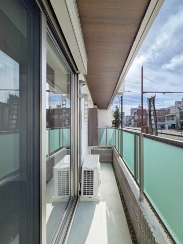 バルコニー　テラス