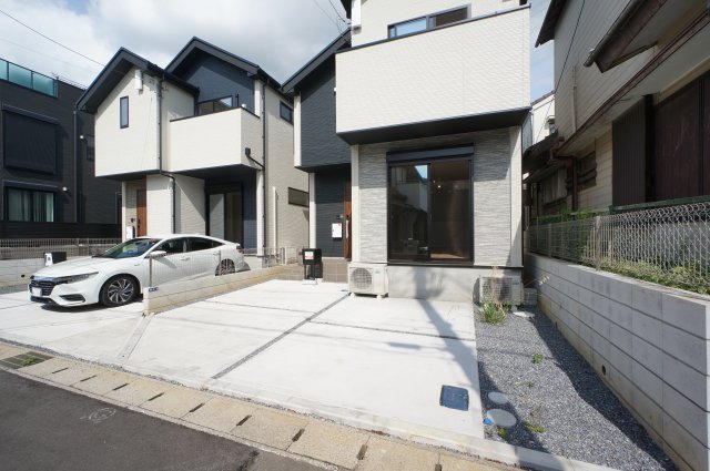 駐車場　ご見学・ご契約時の送迎可能！