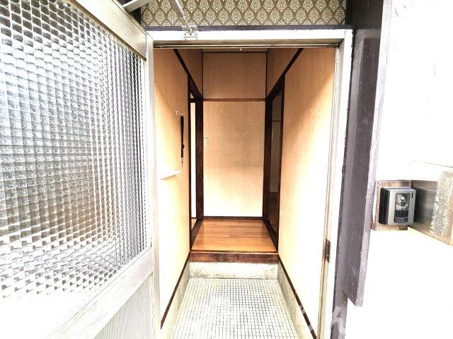玄関　落ち着いた玄関です