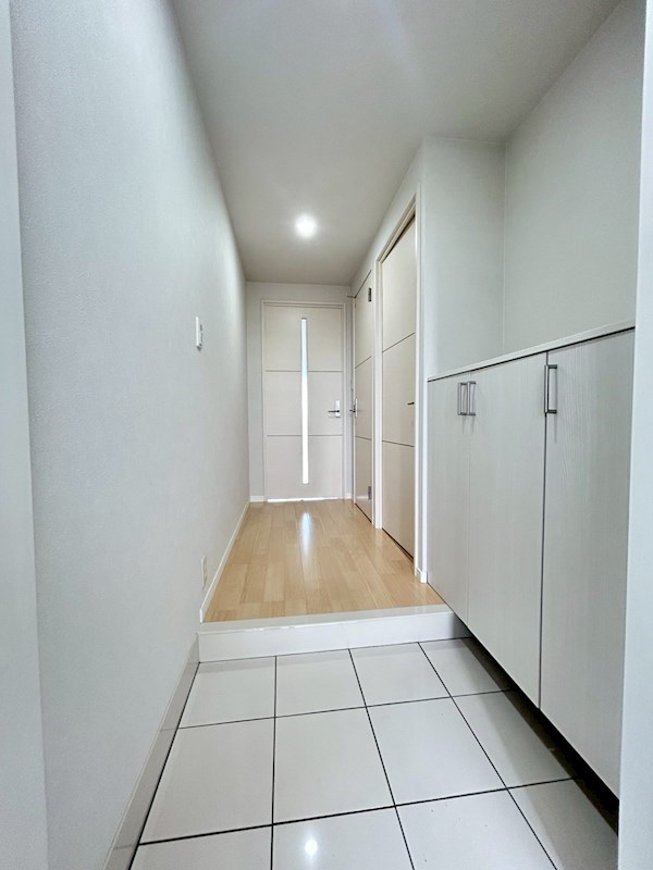 玄関　※別室参考画像