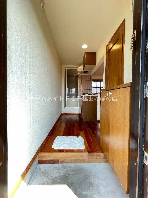 玄関　同型別部屋写真