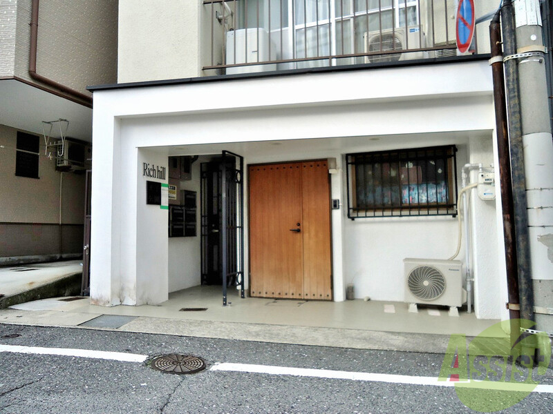 エントランス　綺麗にメンテナンスされているエントランスは気持ちが良いですね