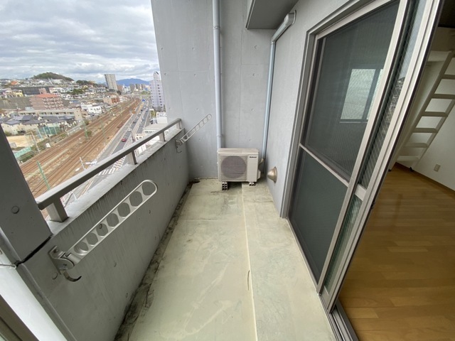 バルコニー　別階１号室
