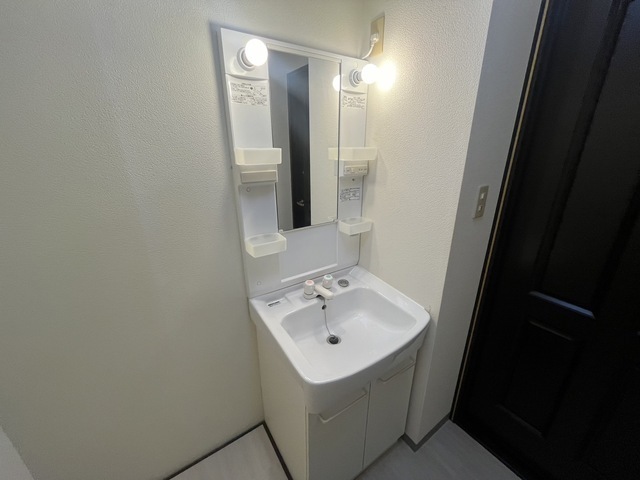 洗面設備　別階１号室