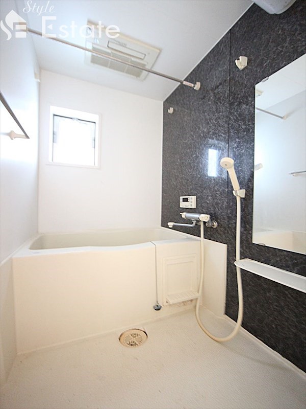 バス・シャワールーム　バスルーム