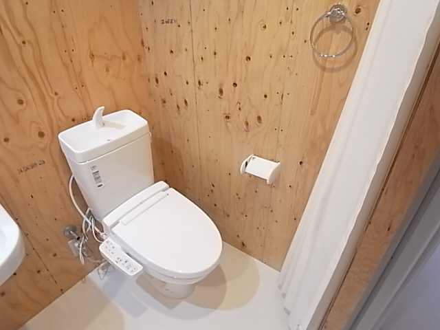 トイレ　ウッディなトイレ＾＾ウォシュレット付きですよ＾＾