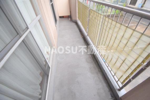 バルコニー　お洗濯にも便利なバルコニー付き