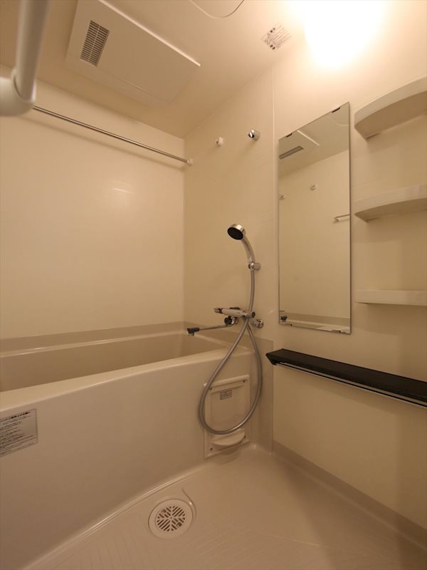 バス・シャワールーム　バスルーム　浴室暖房乾燥機付き