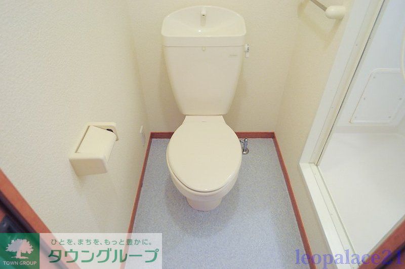 トイレ　「同タイプの部屋の写真です」「現況優先」