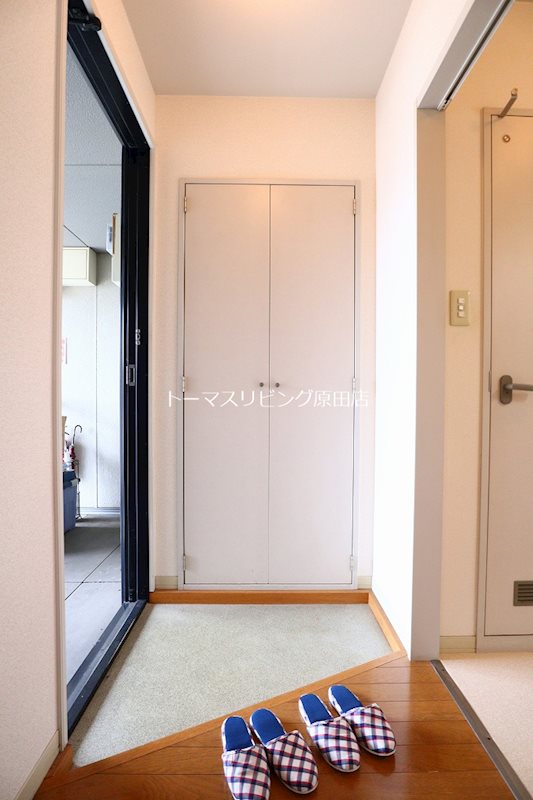 玄関　202号室写真
