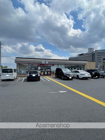 コンビニ　セブンイレブン（コンビニ）まで1756m