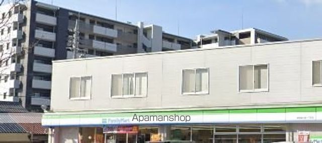 コンビニ　ファミリーマート（コンビニ）まで370m