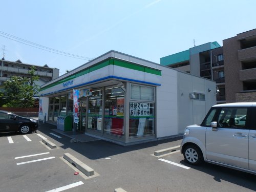 コンビニ　ファミリーマート 茜部菱野一丁目店（コンビニ）まで491m