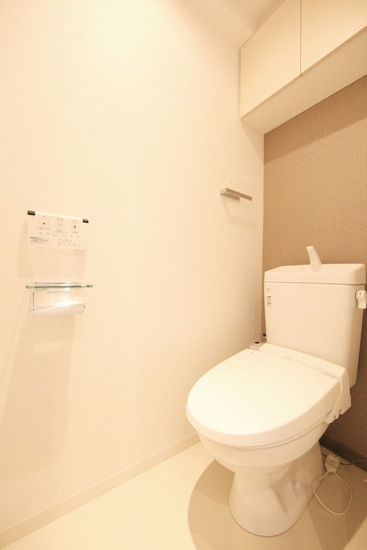 トイレ　温水洗浄機能付き便座