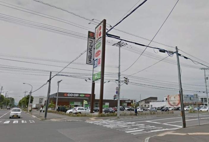 スーパー　コープさっぽろとんでん店シーズドラッグ（スーパー）まで369m