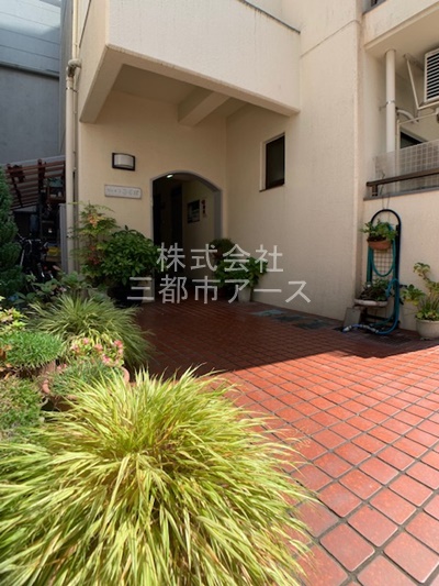 エントランス　ジュネスこくぼ