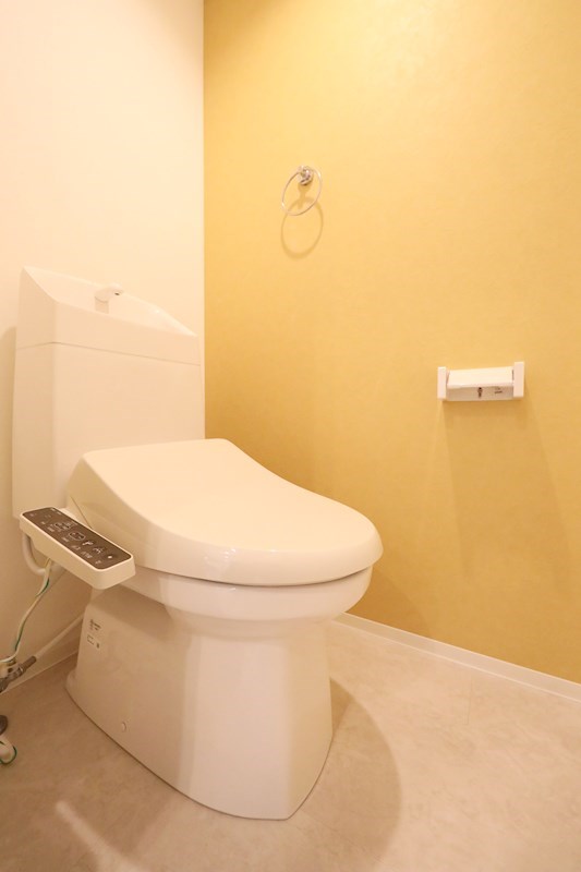 トイレ　温水洗浄便座
