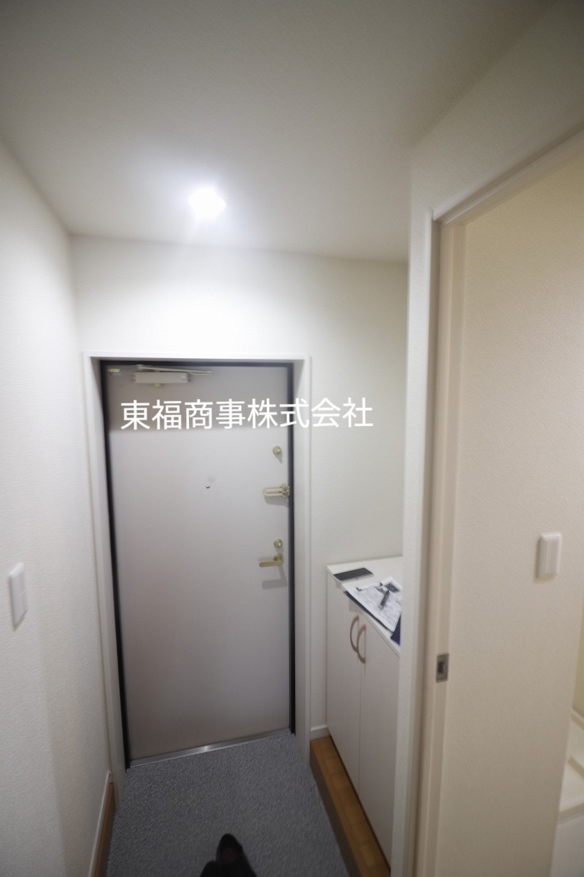 都営大江戸線 光が丘駅 徒歩16分 3階建 築13年の玄関写真