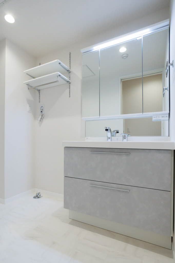 洗面設備　毎日使うものだからこそシンプルに。忙しい毎朝を迎えるように…