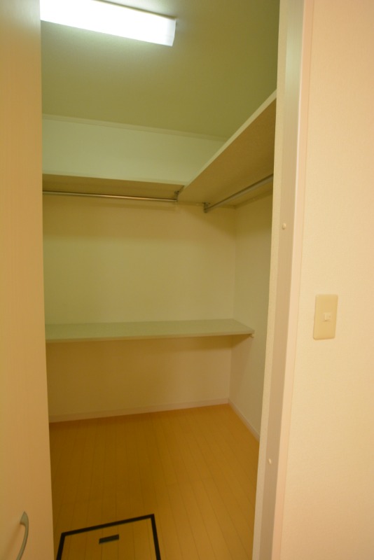 収納　ウォークインクローゼット