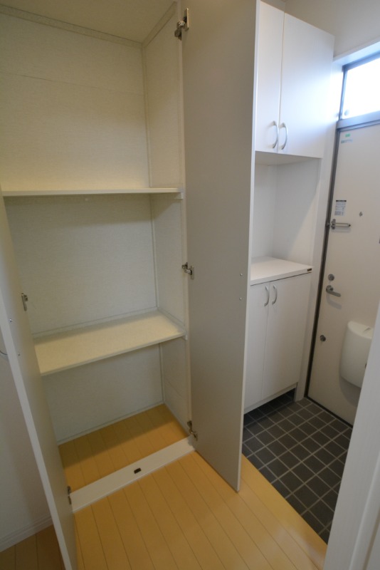 その他設備　玄関収納あり