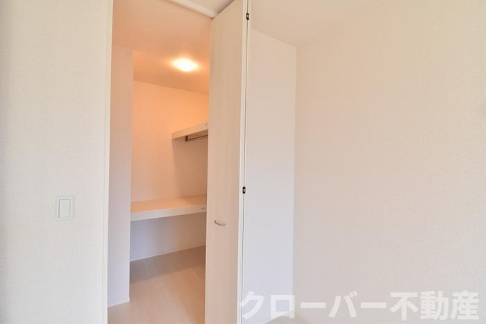 収納　ウォークインクローゼット
